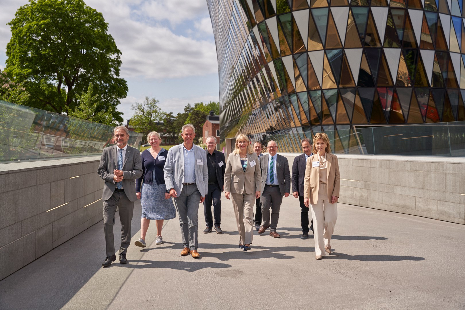 In Stockholm fand das Board of Rectors Treffen der Europäischen Hochschule NeurotechEU statt. - Rektor Michael Hoch (4. v.l.) mit den Rektorinnen und Rektoren der Partnerinstitutionen.