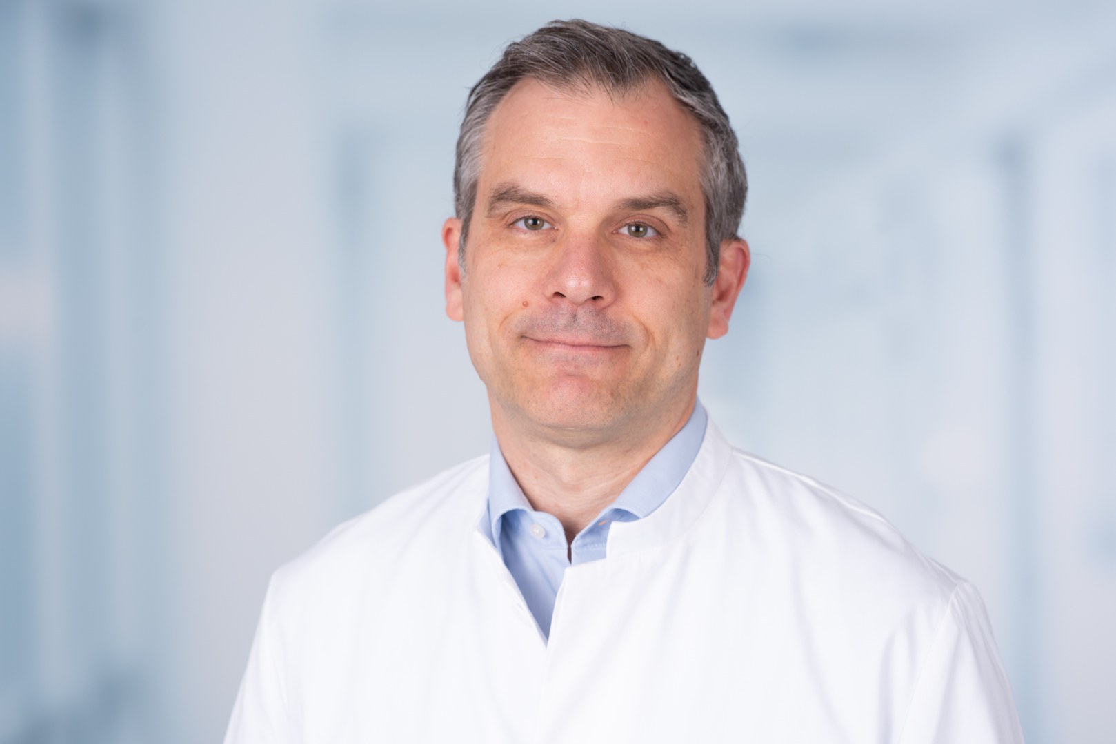 Dermatologe Prof. Jörg Wenzel - vom Universitätsklinikum Bonn (UKB) und der Universität Bonn.