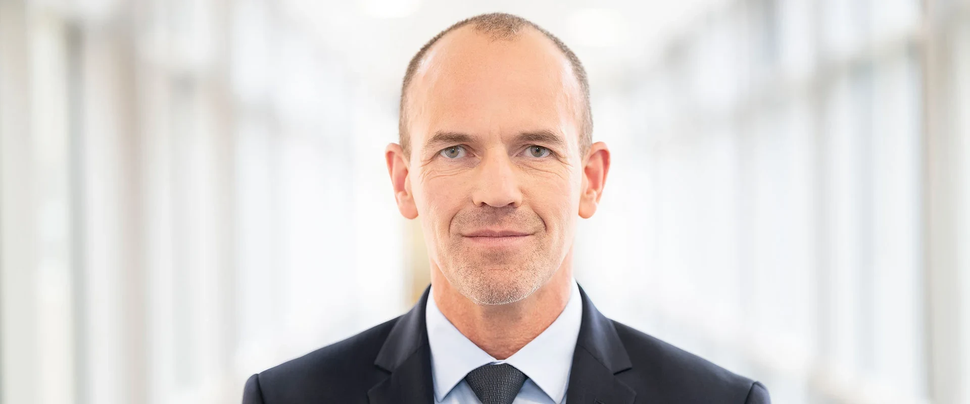 Zum 1. November übernimmt Prof. Dr. med. Uwe Reuter die Leitung des Universitätsklinikums Bonn (UKB) als Vorstandsvorsitzender und Ärztlicher Direktor.