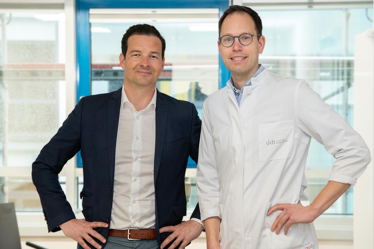 Prof. Manuel Ritter mit Dr. Philipp Krausewitz, der für seine Erkenntnisse in der Prostatakrebsdiagnostik mit dem renommierten Paul Mellin Preis ausgezeichnet wurde.