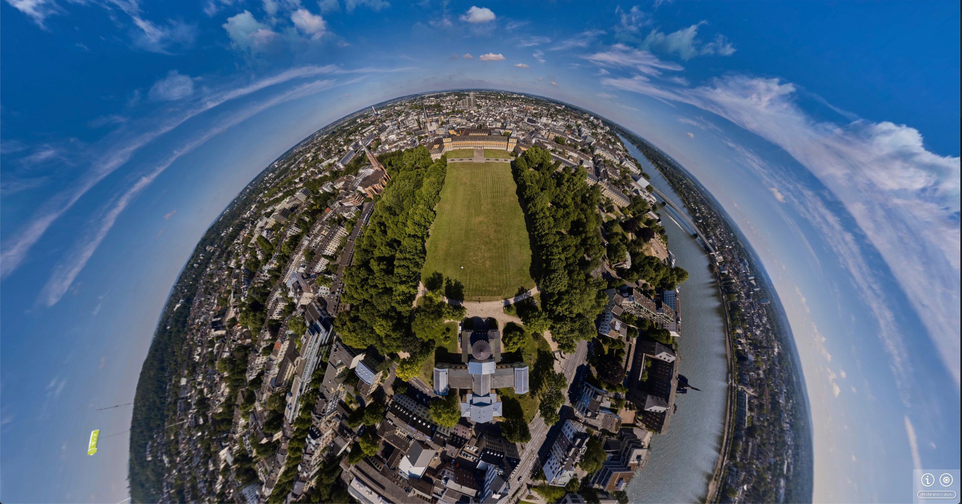 360-Grad-Tour - Das 360-Grad-Bild zeigt den Luftraum über dem Bonner Hofgarten.