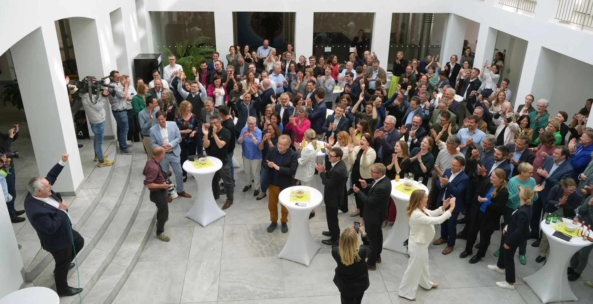 Großer Excellenzerfolg - Acht Excellenzcluster: Jubel im Rektorat der Universität Bonn