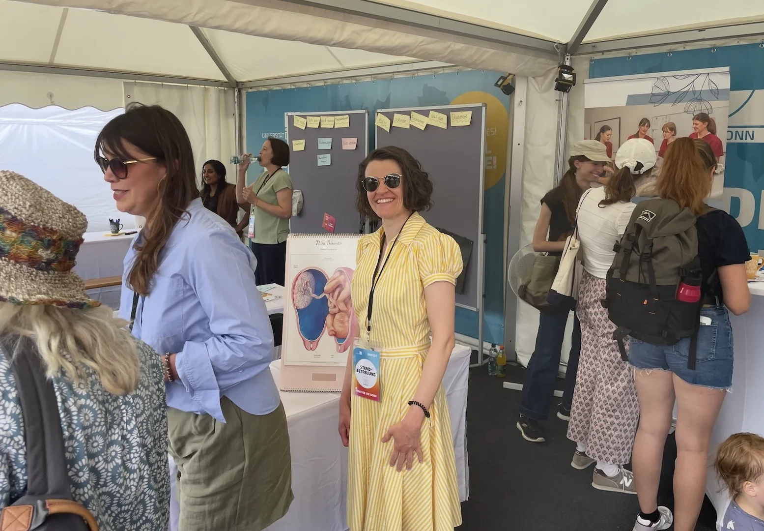 Gute Stimmung im Zelt der Medizinischen Fakultät
