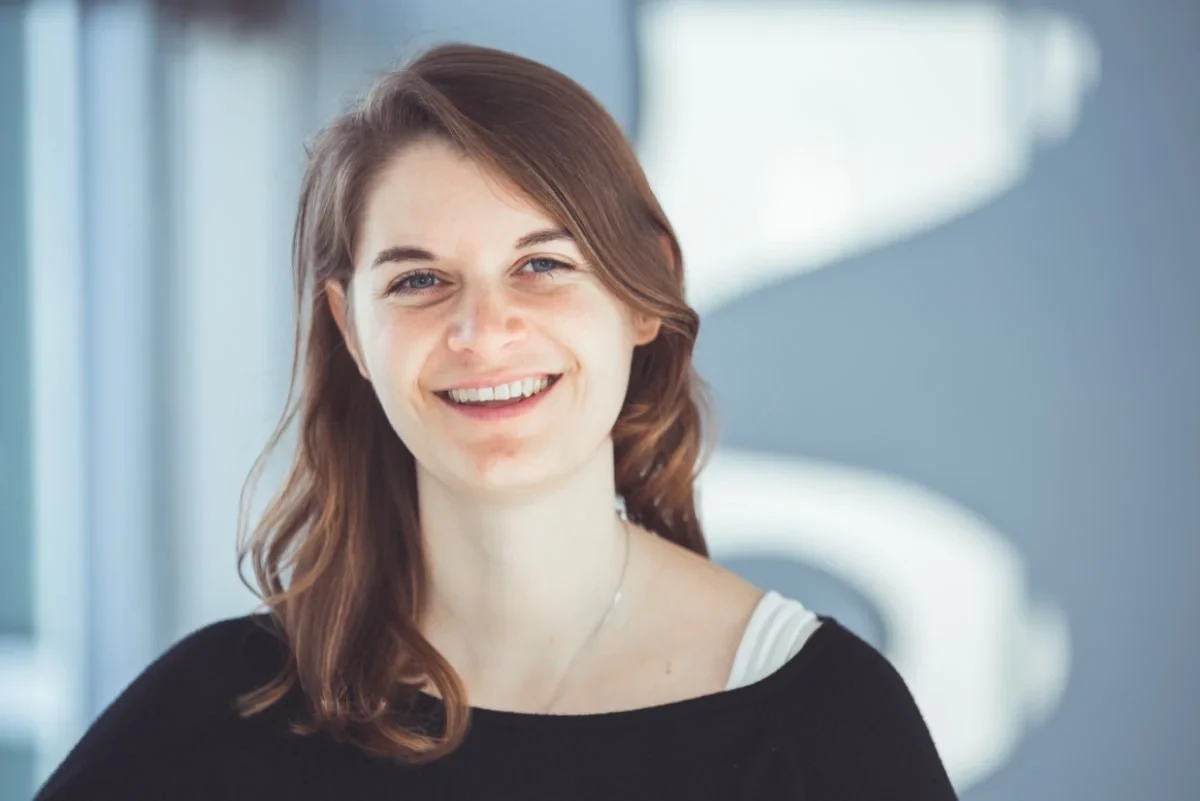 Dr. Jana Lieberz - was able to show together with an international team that the “cuddle hormone” can reduce the feeling of loneliness in the short term.