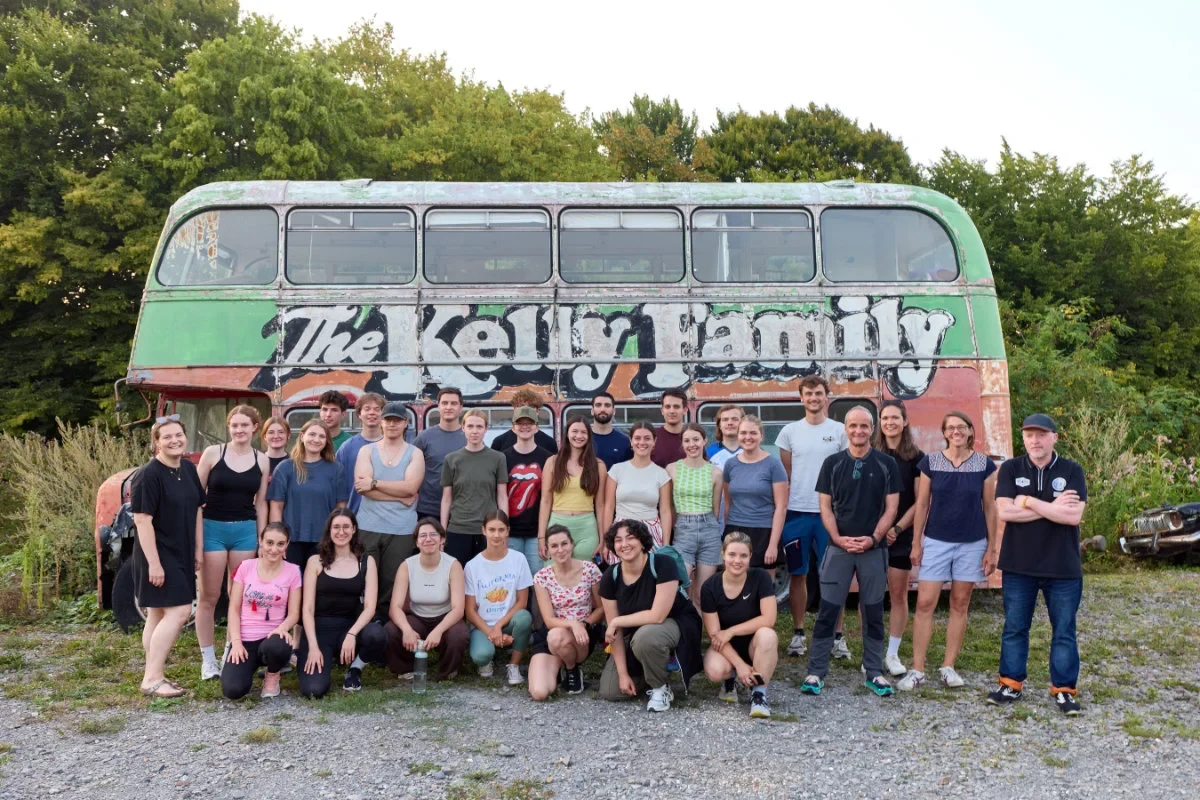 Medical students taking the elective course "Coping with extreme situations"- visiting athlete and adventurer Joey Kelly in Lohmar