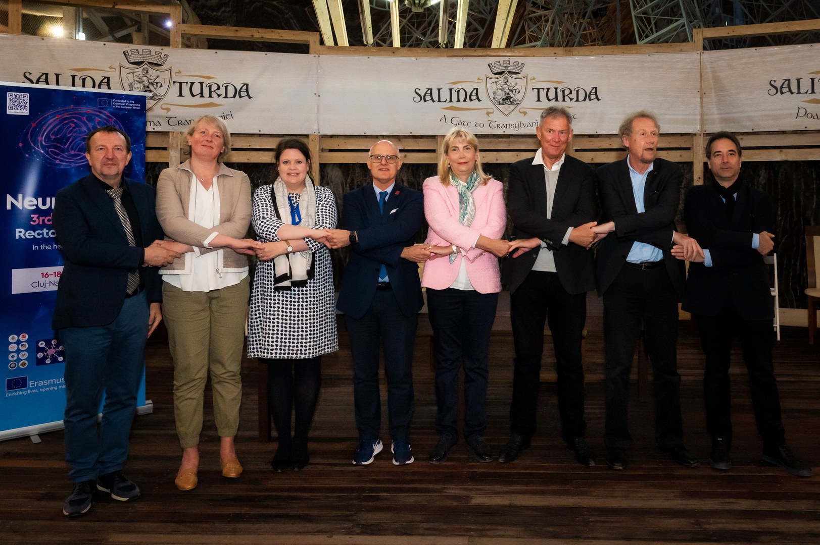 The attending Rectors at the closing event for the three-day meeting in Cluj, following signing of the Third Declaration of the consortium. - The University of Bonn represented by Vice Rector Prof. Dr. Birgit Ulrike Münch (3rd from left).